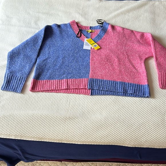 Circus Ny sweater - Picture 2 of 11